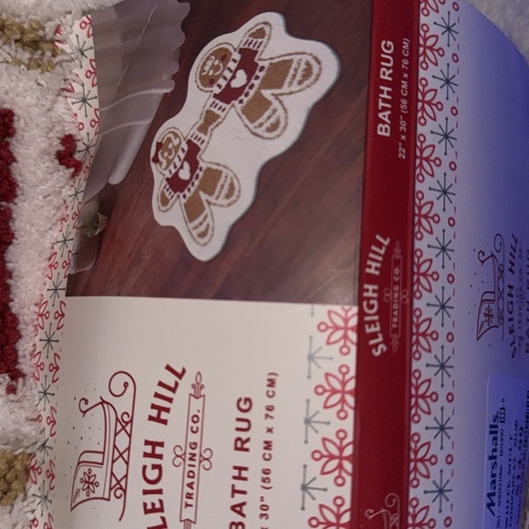 Sleigh Hill Gingerbread Girl and Boy Plush Bathroom Rug - Picture 4 of 8